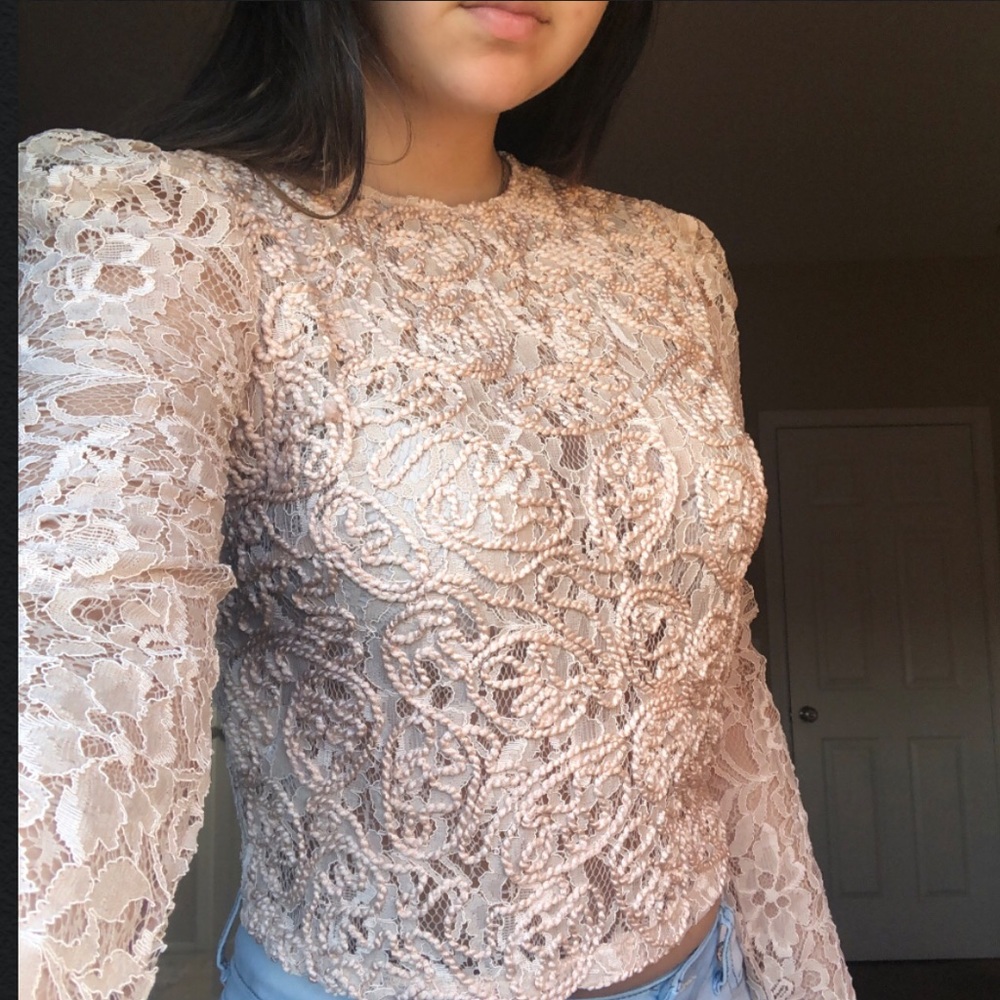 SOFT PINK LACE LONG SLEEVE